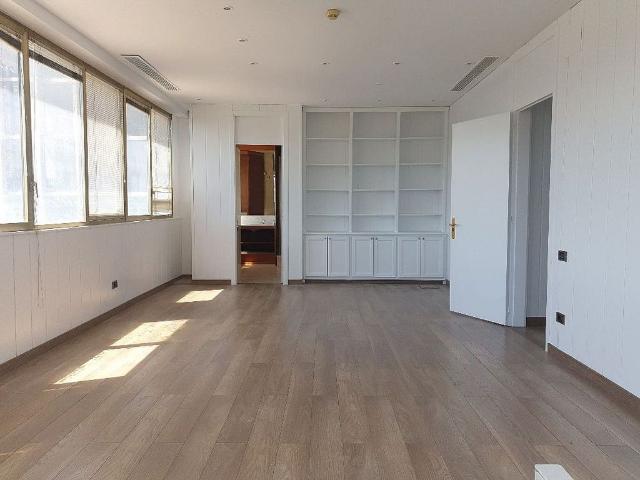 Oficina en alquiler en L'hospitalet De Llobregat, Santa Eulàlia