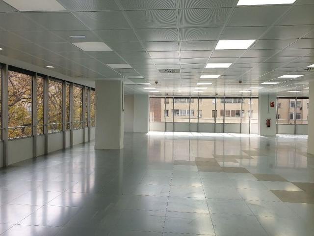Oficina en alquiler en Barcelona, les Corts
