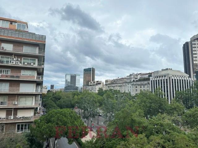 Oficina en alquiler en Barcelona, les Corts