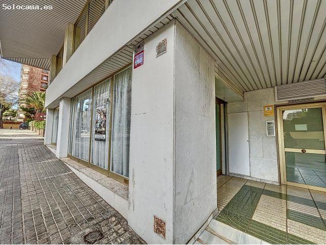 Local Comercial en alquiler en Barcelona, les Corts