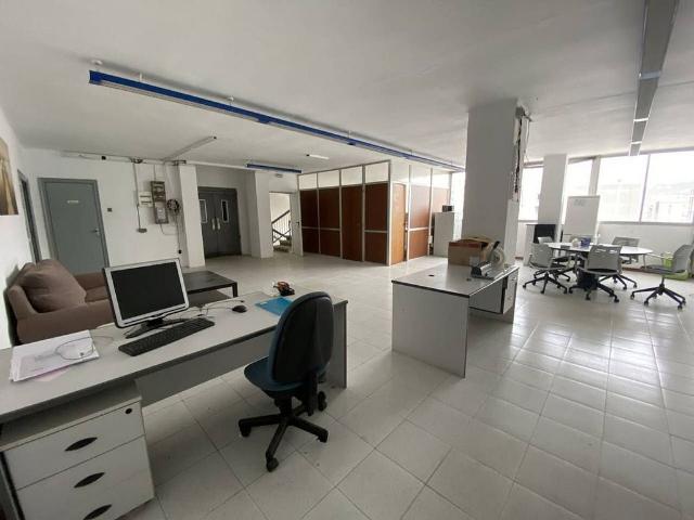 Oficina en alquiler en L'hospitalet De Llobregat, Centre