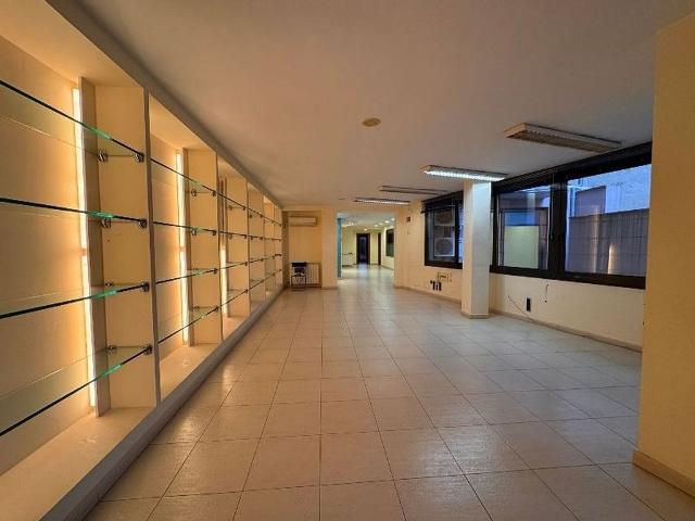 Oficina en alquiler en La Bisbal D'empordà, Girona