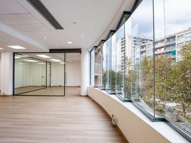 Oficina en alquiler en Barcelona, les Corts