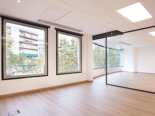 Oficina en alquiler en Barcelona, les Corts