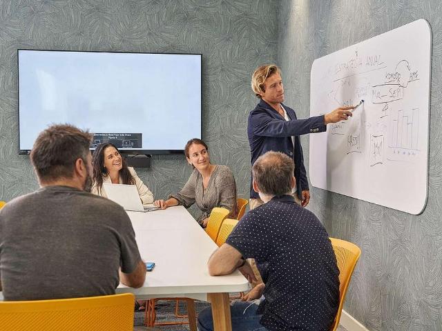 Oficina en alquiler en La Mina - districte 6, Barcelonès