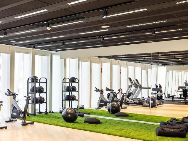 Oficina en alquiler en La Mina - districte 6, Barcelonès