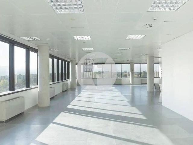 Oficina en alquiler en Cerdanyola Del Vallès, Bellaterra