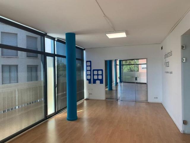 Oficina en alquiler en Santa Coloma De Gramenet, Riu Nord