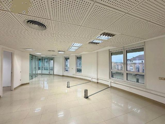 Oficina en alquiler en Centre Històric de Manresa, Bages