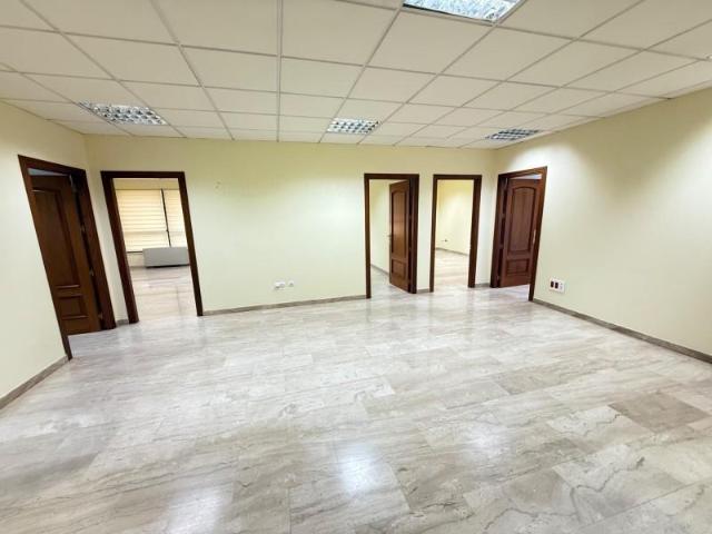 Oficina en alquiler en Huerta de la Reina, Córdoba