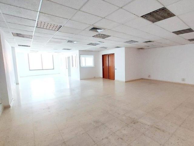 Oficina en alquiler en Cornellà De Llobregat