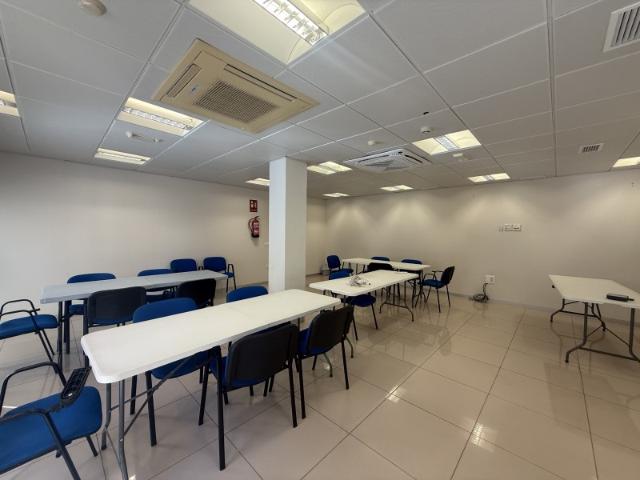 Oficina en alquiler en Capuchinos, Vélez-Málaga
