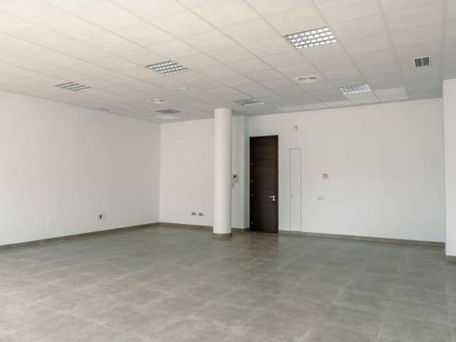 Local Comercial en alquiler en Barriada Islas Canarias, Costa del Sol Occidental