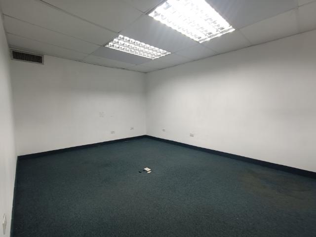 Oficina en alquiler en La Urbina, Trujillo