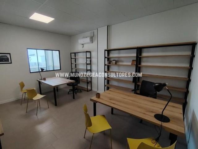 Oficina en alquiler en Lucena