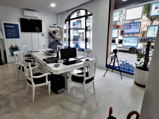Oficina en alquiler en Lucena