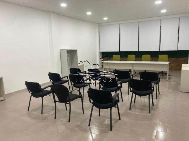 Oficina en alquiler en Lucena