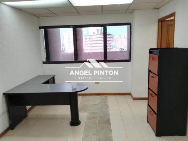 Oficina en alquiler en Cacique Mara, Maracaibo