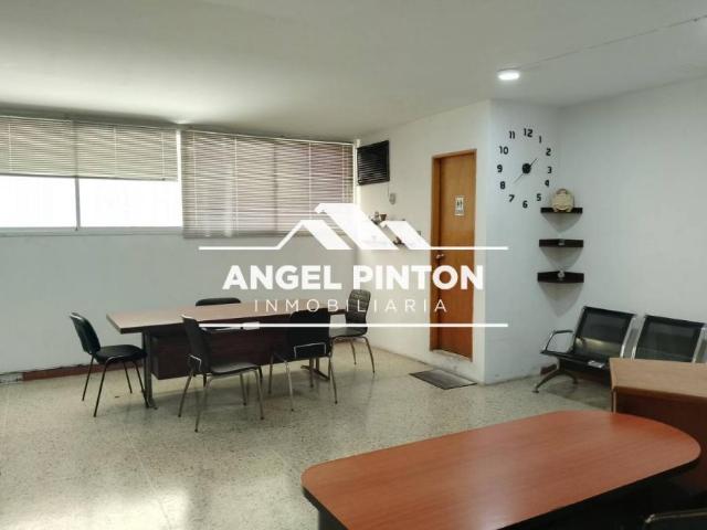 Oficina en alquiler en Cacique Mara, Maracaibo