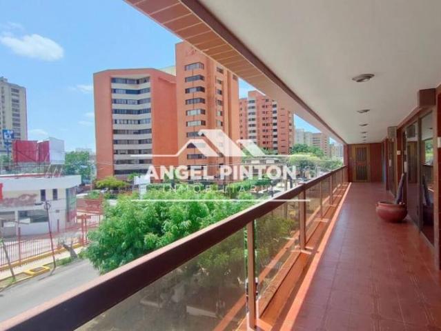 Oficina en alquiler en Cacique Mara, Maracaibo
