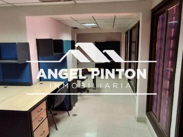Oficina en alquiler en Cacique Mara, Maracaibo