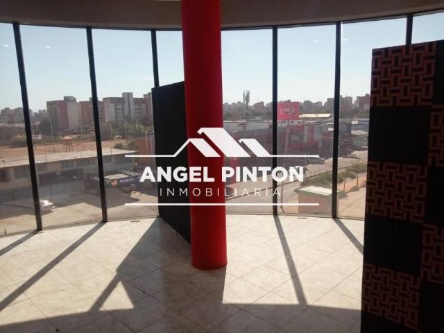 Oficina en alquiler en La Trinidad, Zulia