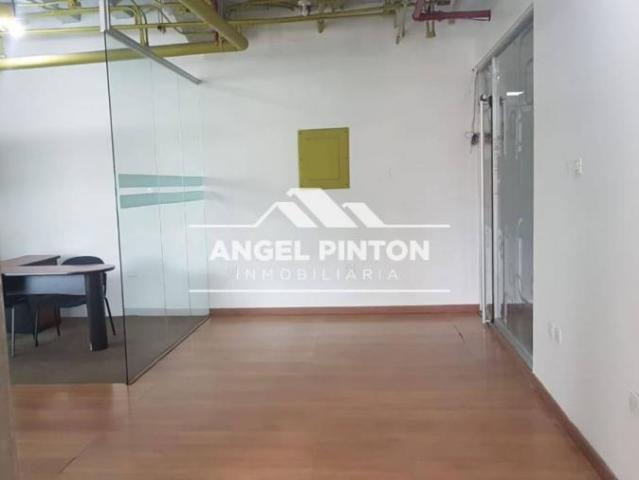 Oficina en alquiler en Cacique Mara, Maracaibo