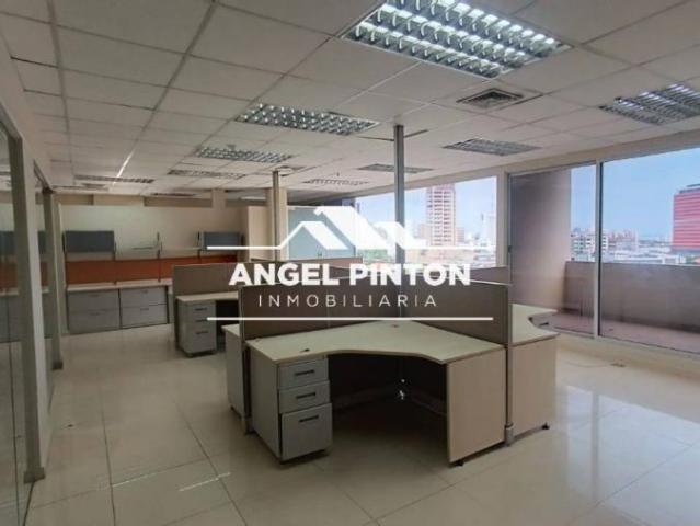 Oficina en alquiler en Cacique Mara, Maracaibo