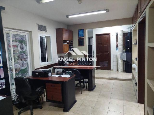 Oficina en alquiler en Cacique Mara, Maracaibo