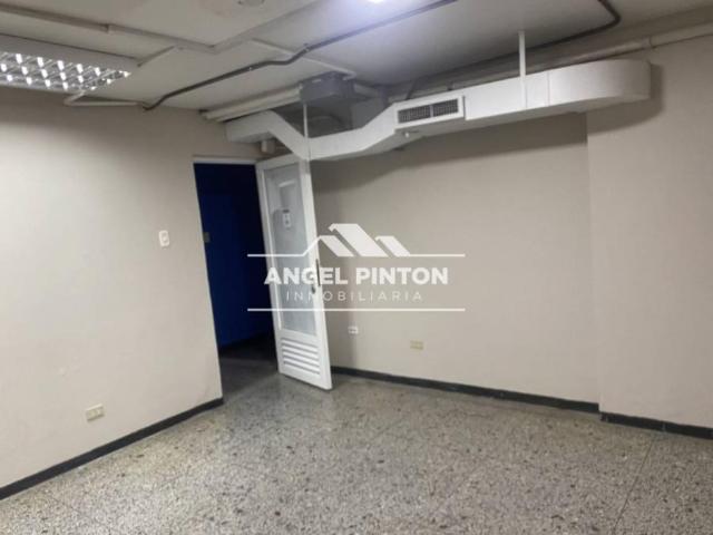 Oficina en alquiler en Cacique Mara, Maracaibo