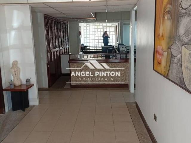 Oficina en alquiler en Cacique Mara, Maracaibo