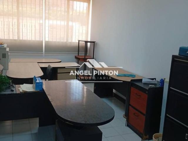 Oficina en alquiler en Cacique Mara, Maracaibo
