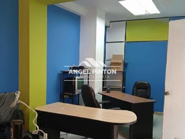 Oficina en alquiler en Cacique Mara, Maracaibo