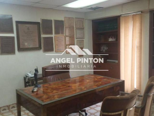 Oficina en alquiler en Cacique Mara, Maracaibo