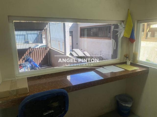 Oficina en alquiler en Cacique Mara, Maracaibo