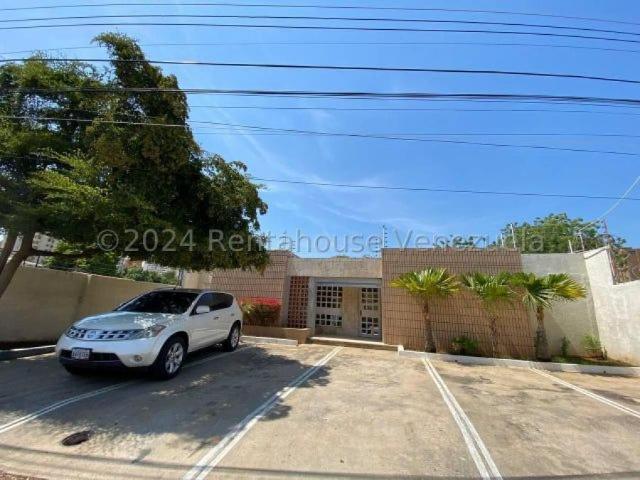 Oficina en alquiler en Cacique Mara, Maracaibo