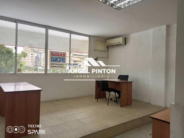 Oficina en alquiler en Cacique Mara, Maracaibo