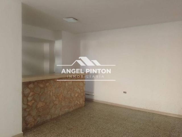 Oficina en alquiler en Cacique Mara, Maracaibo