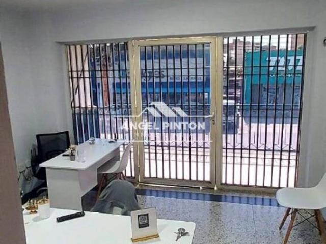 Oficina en alquiler en Cacique Mara, Maracaibo