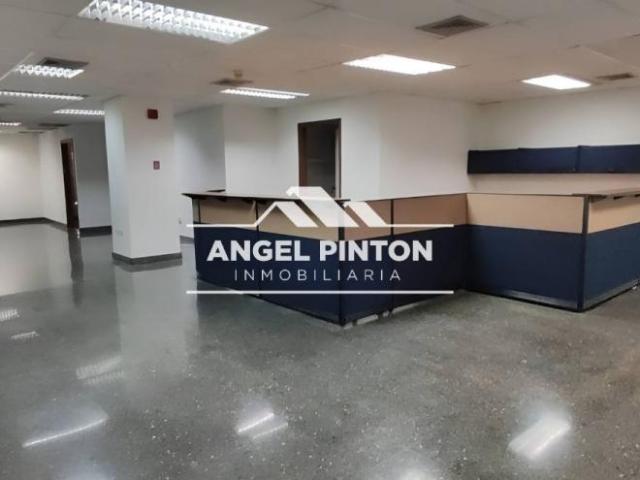 Oficina en alquiler en Cacique Mara, Maracaibo
