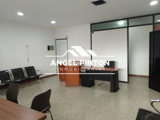 Oficina en alquiler en Cacique Mara, Maracaibo