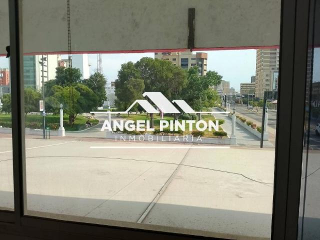 Oficina en alquiler en Cacique Mara, Maracaibo