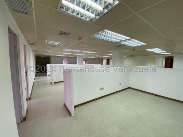 Oficina en alquiler en Cacique Mara, Maracaibo