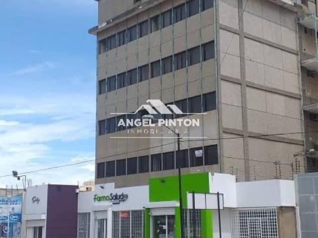 Oficina en alquiler en Cacique Mara, Maracaibo
