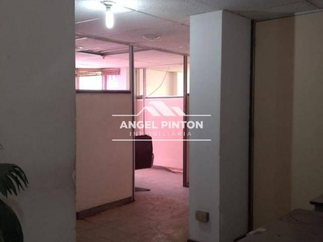 Oficina en alquiler en Cacique Mara, Maracaibo