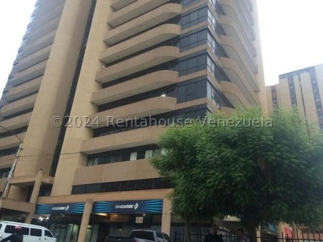 Oficina en alquiler en Cacique Mara, Maracaibo