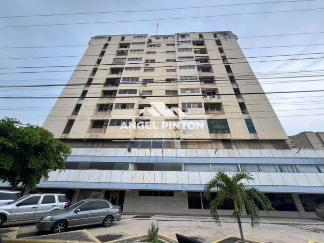 Oficina en alquiler en Cacique Mara, Maracaibo