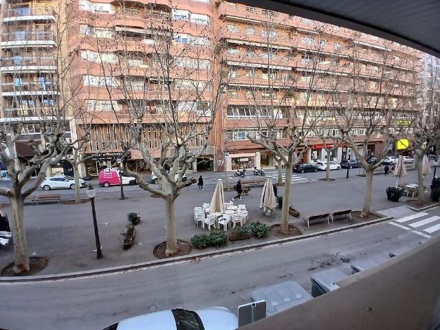 Oficina en alquiler en Plaça Catalunya - Saldes, Bages