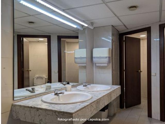 Local Comercial en alquiler en Sant Just Desvern, Barcelona
