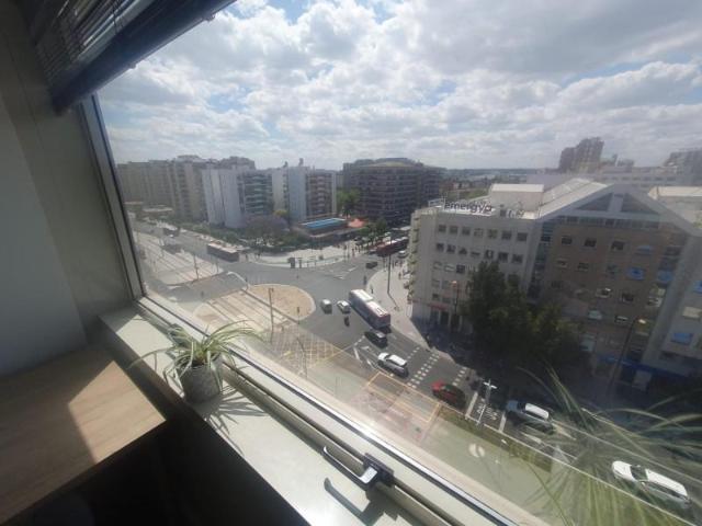 Oficina en alquiler en Sevilla, La Buhaira